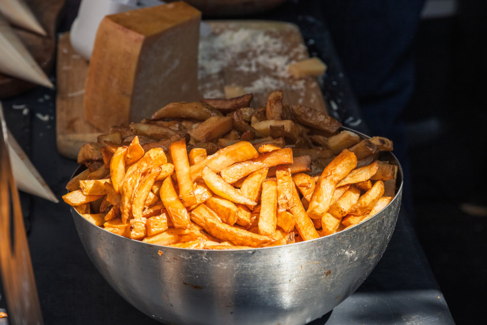 papas-fritas-en-belgica-2-1000x667 - Mejor que en Francia: dónde comer papas fritas en Bélgica