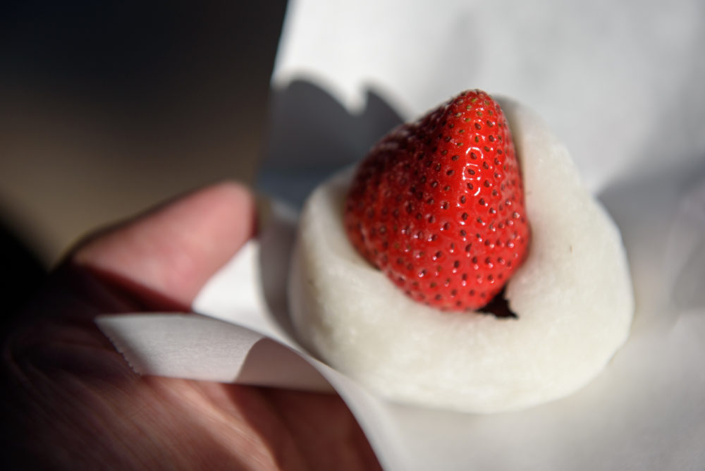 temporada-de-fresas-en-japon-daifuku-1000x668 - Todo sobre la temporada de fresas en Japón: cuándo, dónde y cómo disfrutarla