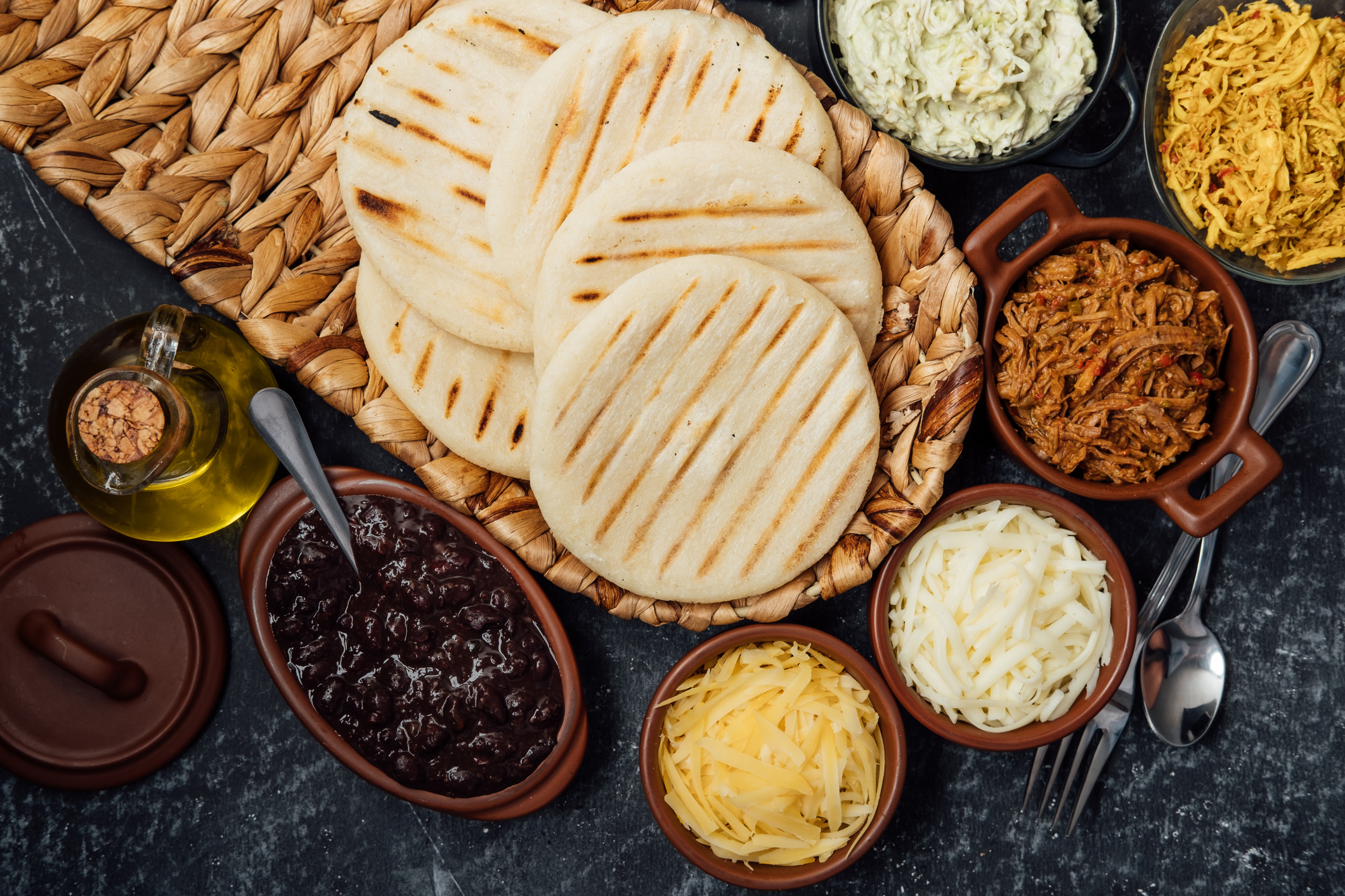 variedad-de-arepas-venezolanas-3 - La arepa venezolana, un plato relleno de sabor y emociones