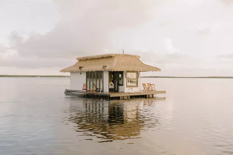 Así es dormir en bungalows flotantes en los Cayos de la Florida