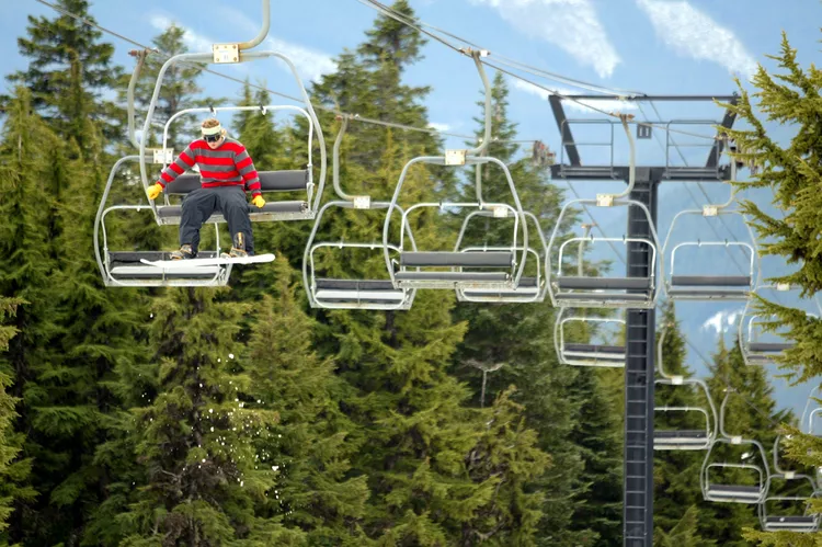 TAL-mt-hood-oregon-SPRINGSKISPOTS0225-58d4563adcff4360adfebfa82c43f87b - Los 10 mejores lugares para esquiar en primavera en Norteamérica