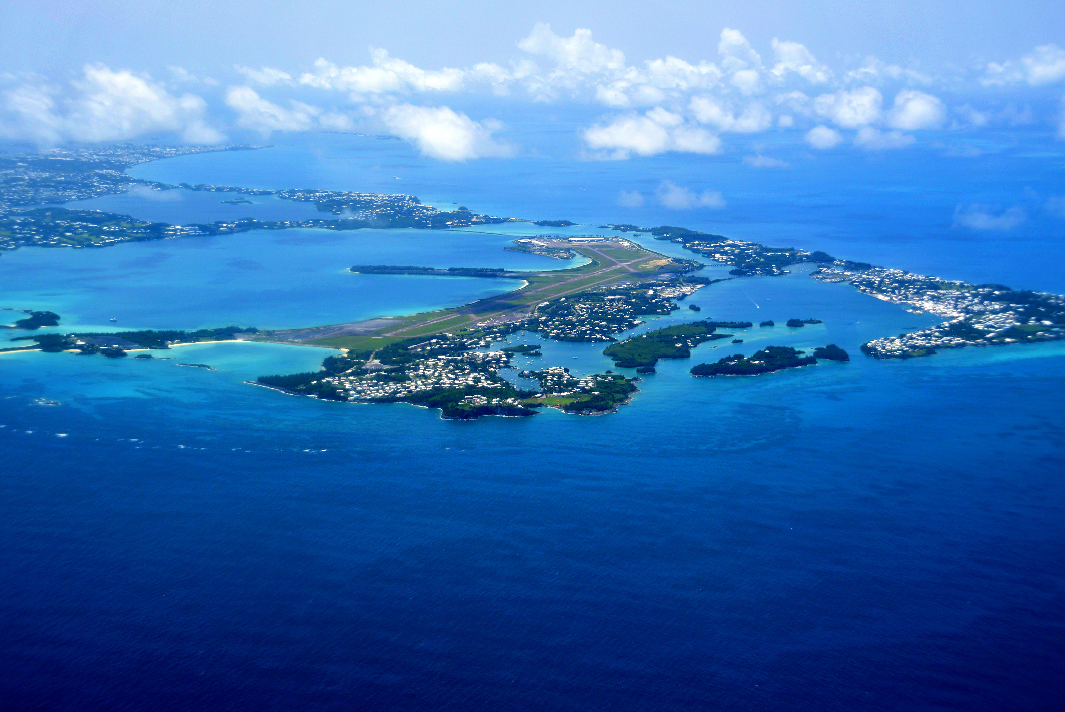Esta aerolínea lanzó tres nuevas rutas a una impresionante isla del Caribe y ofrece un descuento para celebrarlo