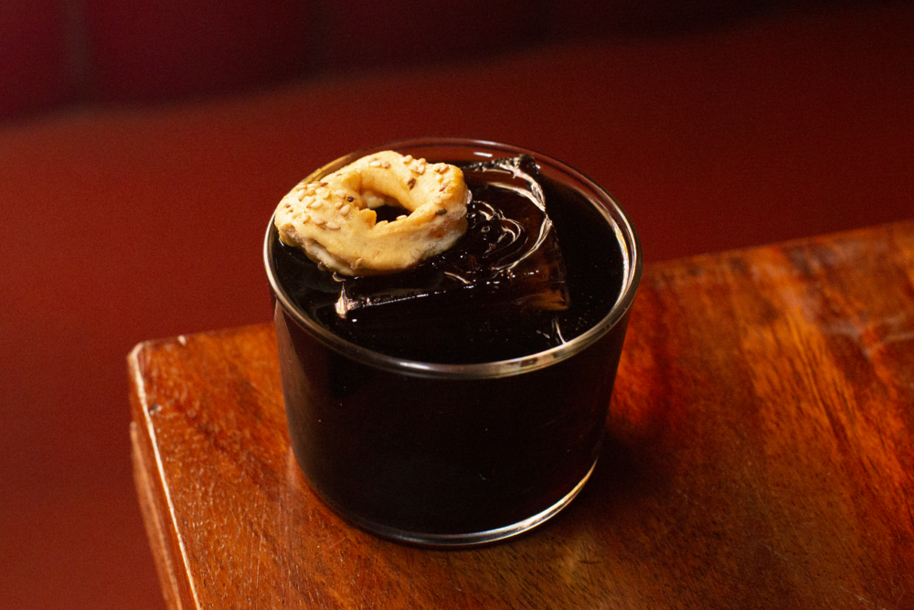 Carpano-Negroni-Pandan-en-Gamal-Cocktail-Bar-01-1000x667 - Bar hopping en CDMX para celebrar el Día del Vermut