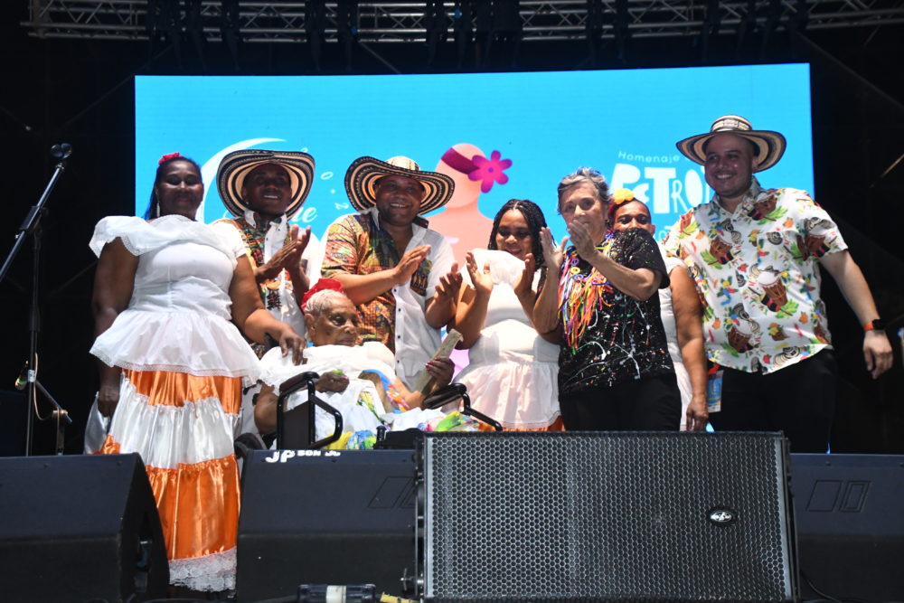 DSC_8587-1000x667 - Así se vive desde adentro uno de los carnavales más grandes del mundo