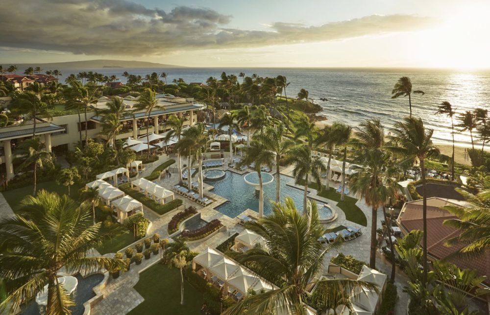 Four-Seasons-Hawai-1000x644 - Los deslumbrantes hoteles y locaciones paradisíacas donde grabaron la serie 'The White Lotus'
