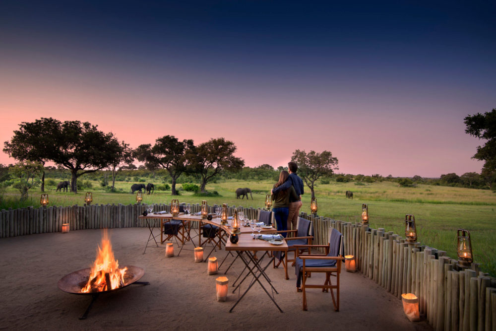 Singita-Castleton_Boma-Dinner-Sudafrica-1000x667 - Sudáfrica a medida: la grandeza de lo indómito