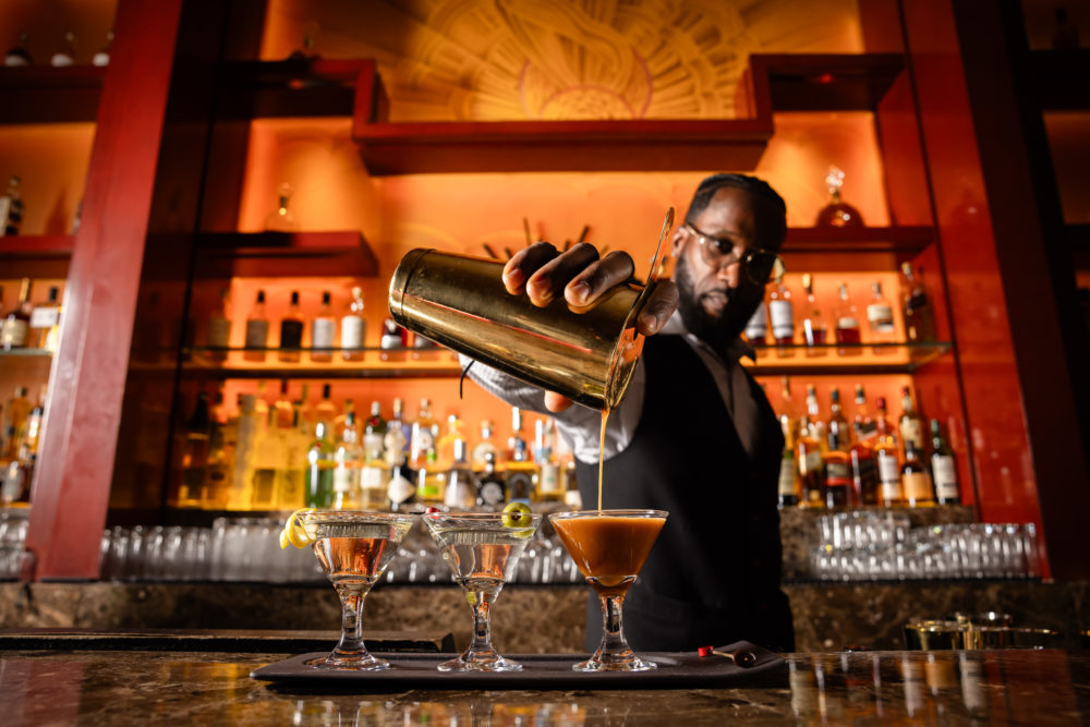 Three-Martini-Lunch-at-Ty-Bar-_-Photo-Credit_-Alex-Staniloff-2-1000x667 - Four Seasons Hotel New York: esplendor renovado