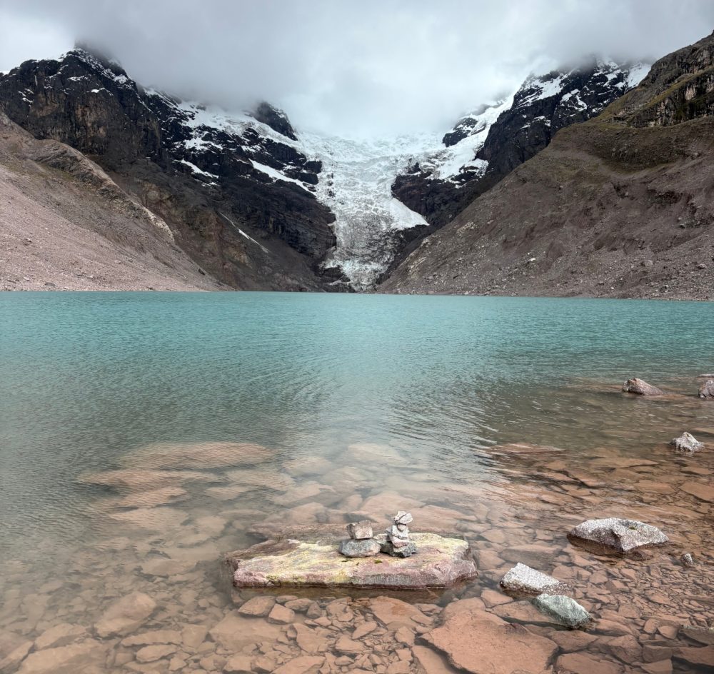 Upis-1-1000x944 - Esta laguna glaciar de ensueño en la cordillera del Ausangate te dejará sin palabras