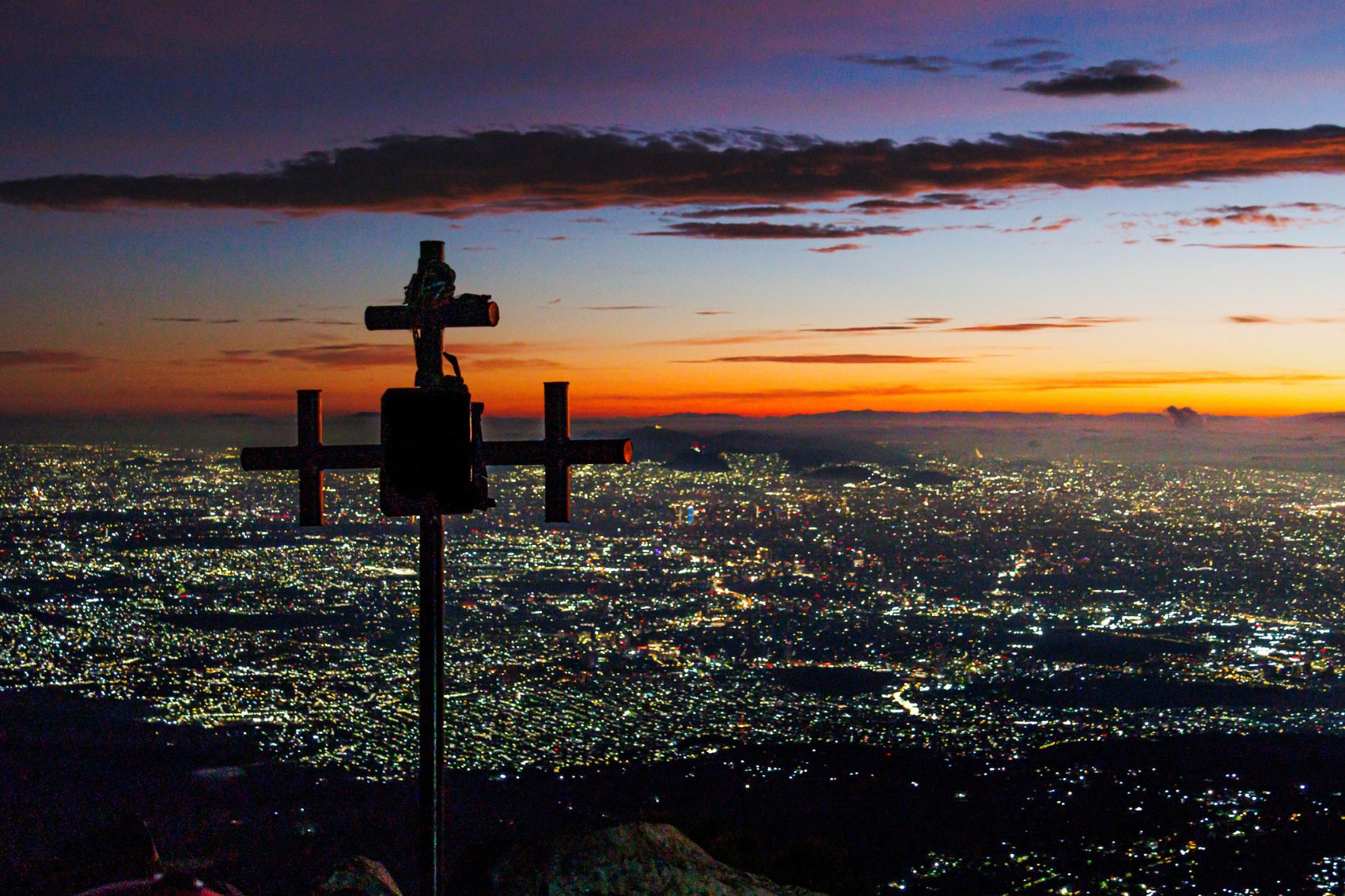 Hice un hike en la madrugada para ver el amanecer en la cumbre más alta de la CDMX Hice un hike en la madrugada para ver el amanecer en la cumbre más alta de la CDMX
