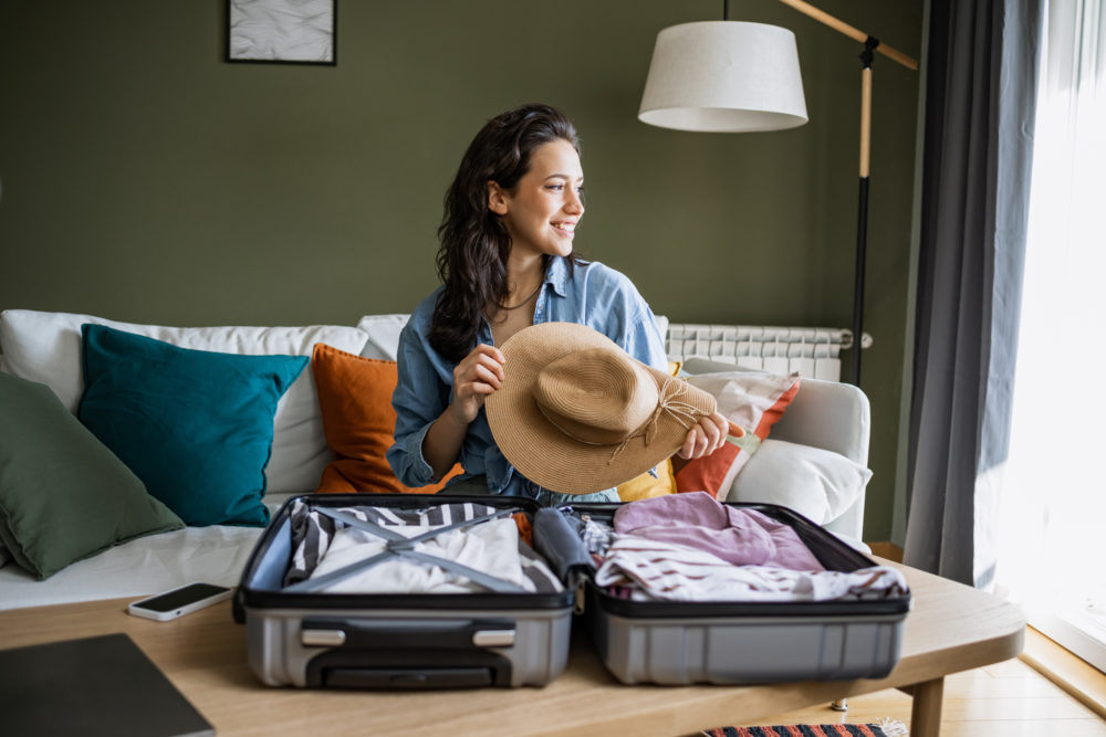 iStock-1369173870-1000x667 - ¿Viajas pronto? Aquí te dejamos algunos tips para viajar sola con seguridad