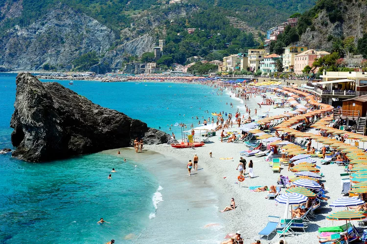 ¿Vas a Cinque Terre este verano? Empaca tus tenis y evita una multa de casi 3 mil dólares