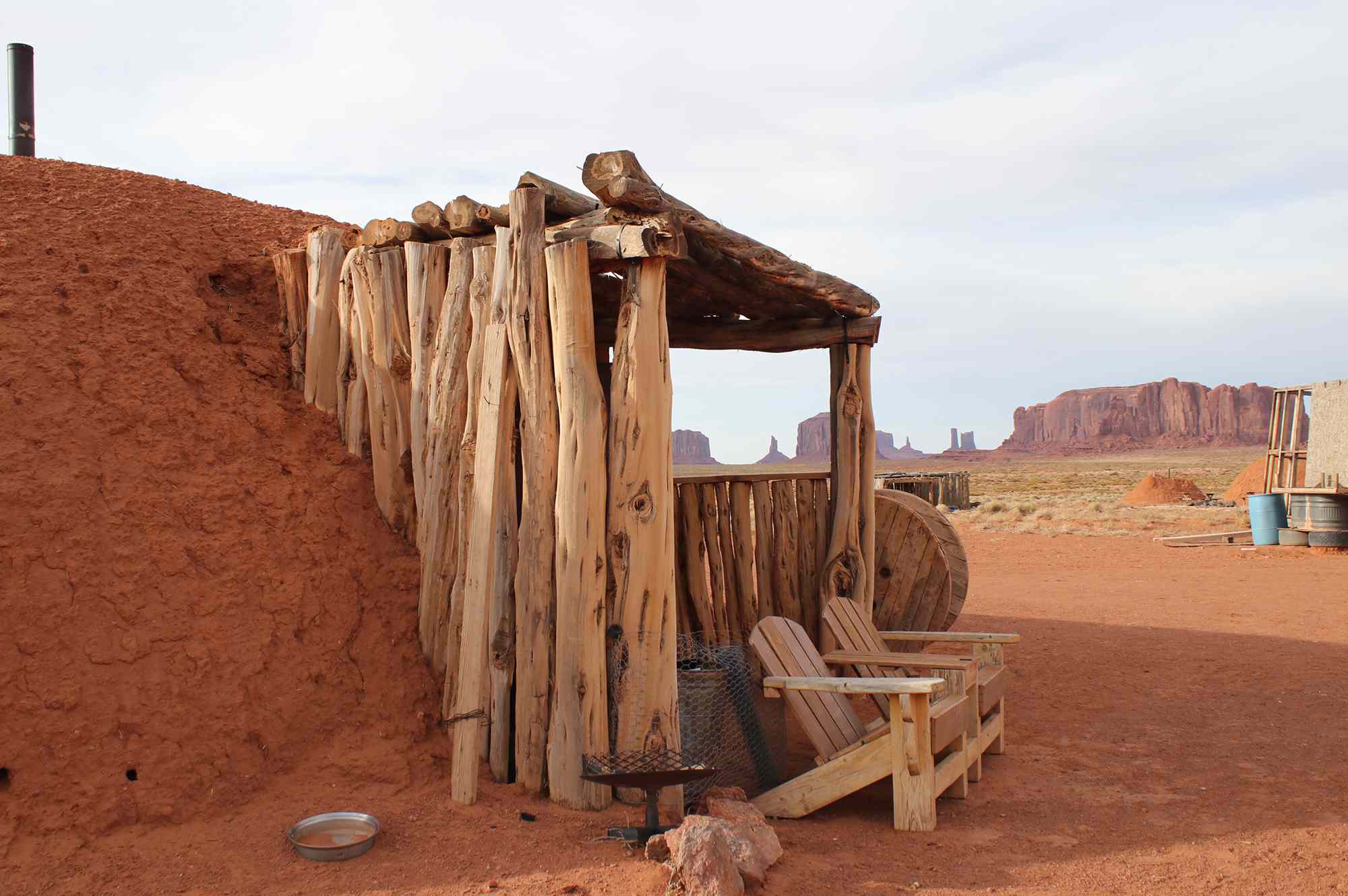 Dormir bajo las estrellas en un hogan navajo: la experiencia ancestral de MonetValley Dormir bajo las estrellas en un hogan navajo: la experiencia ancestral de MonetValley