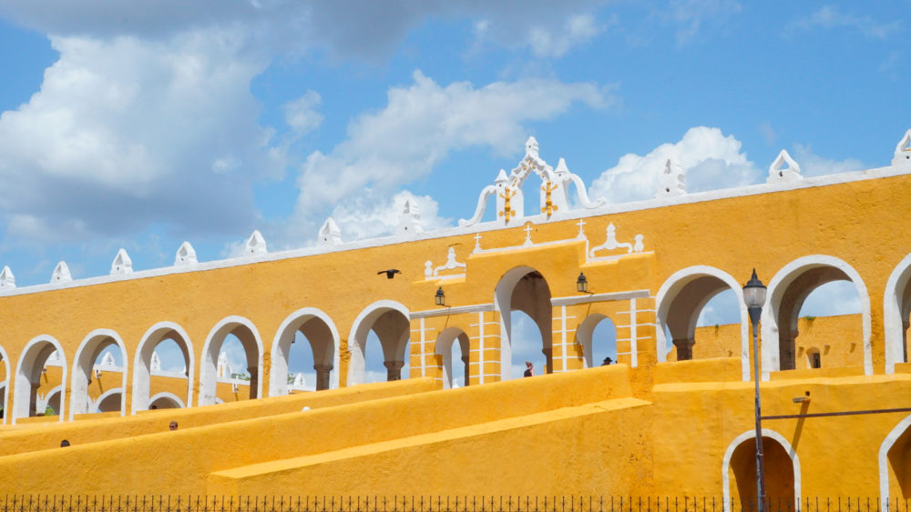 IMG_AC8951BA19CB-1-1000x563 - Izamal: La ciudad dorada de Yucatán que brilla con historia y tradición
