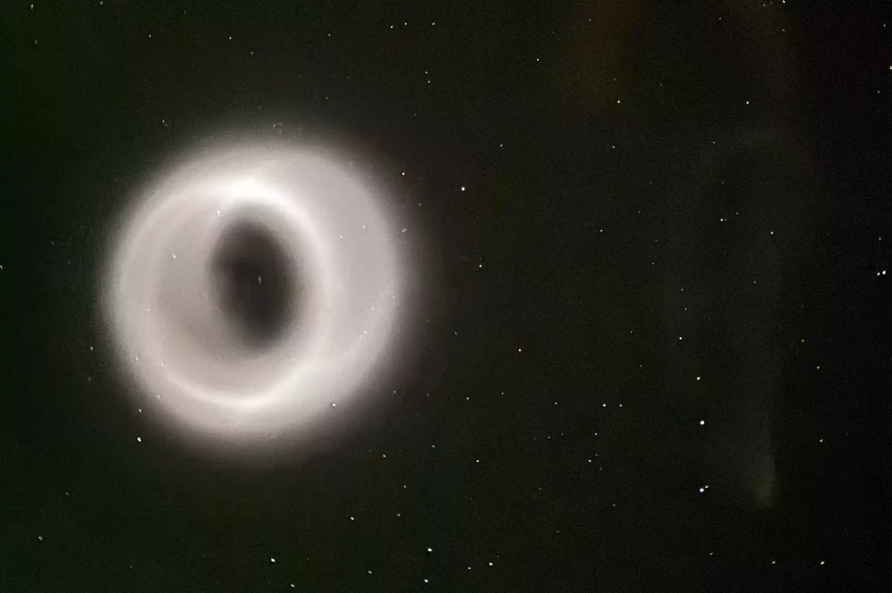 TAL-tracer-rings-awesome-mission-rocket-alaska-ALASKAROCKET0425-c894b9dfc0084c0185cdc1a55c73e988-1000x665 - Un experimento de la NASA acaba de potenciar las auroras boreales en Alaska. Mira las fotos