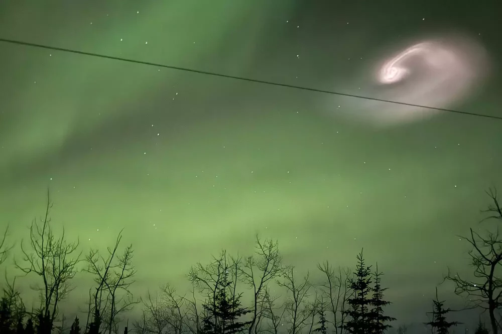anillo-en-el-cielo-1000x665 - Un experimento de la NASA acaba de potenciar las auroras boreales en Alaska. Mira las fotos