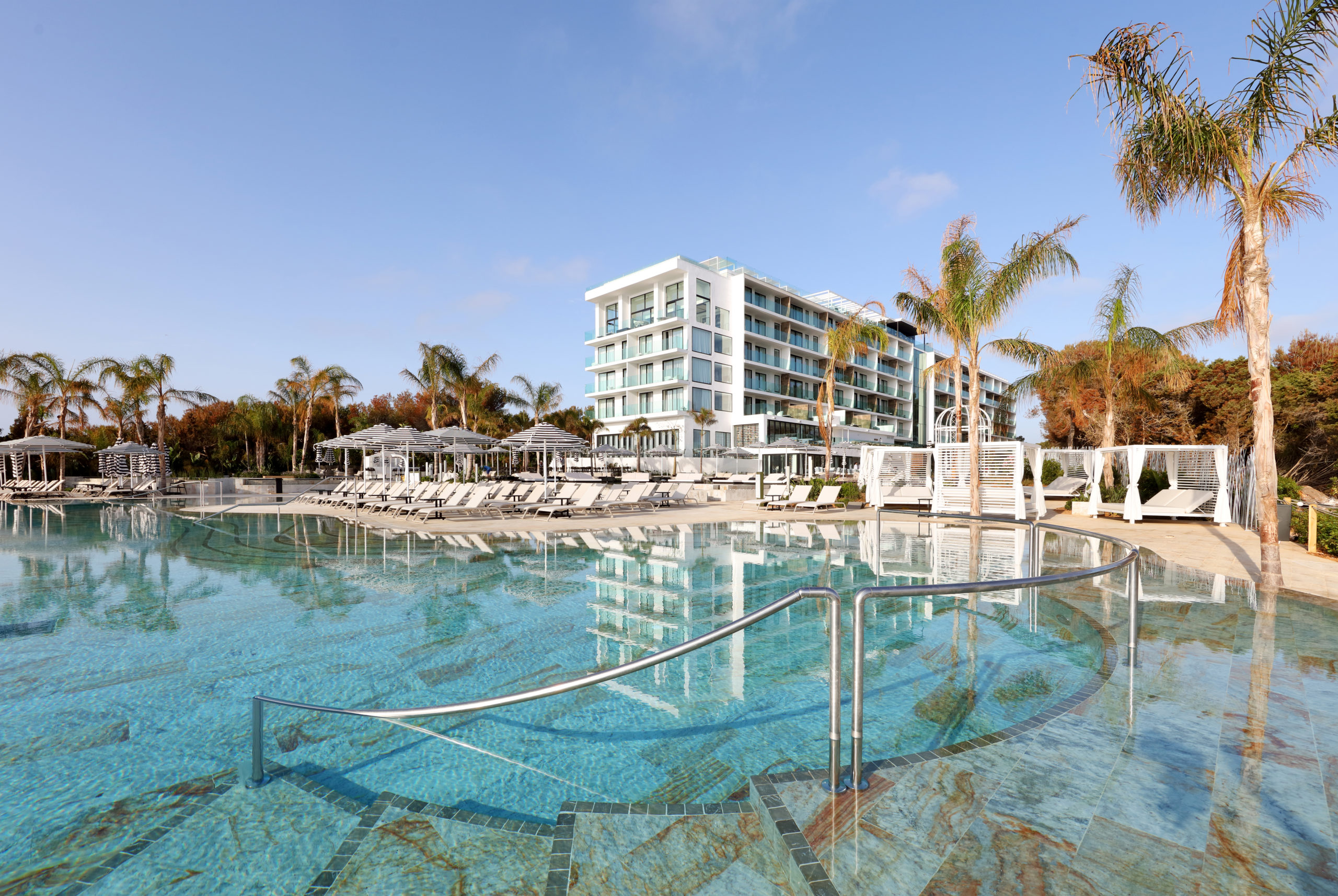 BLESS Hotel Ibiza: un destino en sí mismo