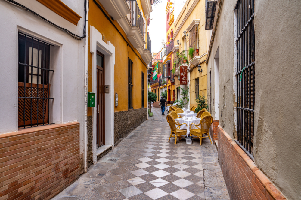 casco-antiguo-sevilla-1000x666 - Semana Santa en Sevilla: Hotel Lobby, en donde todo ocurre 