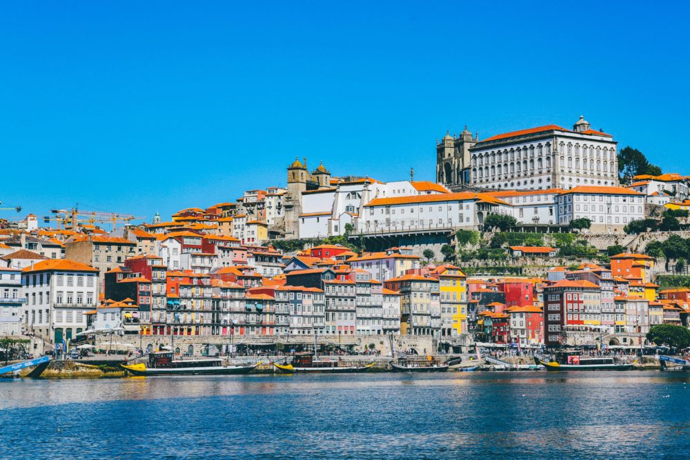 nick-karvounis-7xiADv3VZ0k-unsplash-1000x667 - Viajar para volver a escribir: retiros creativos en lugares que inspiran