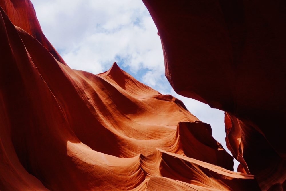 Donde la tierra susurra leyendas: Antelope Canyon y Antelope Point Marina, corazón del territorio navajo en Page