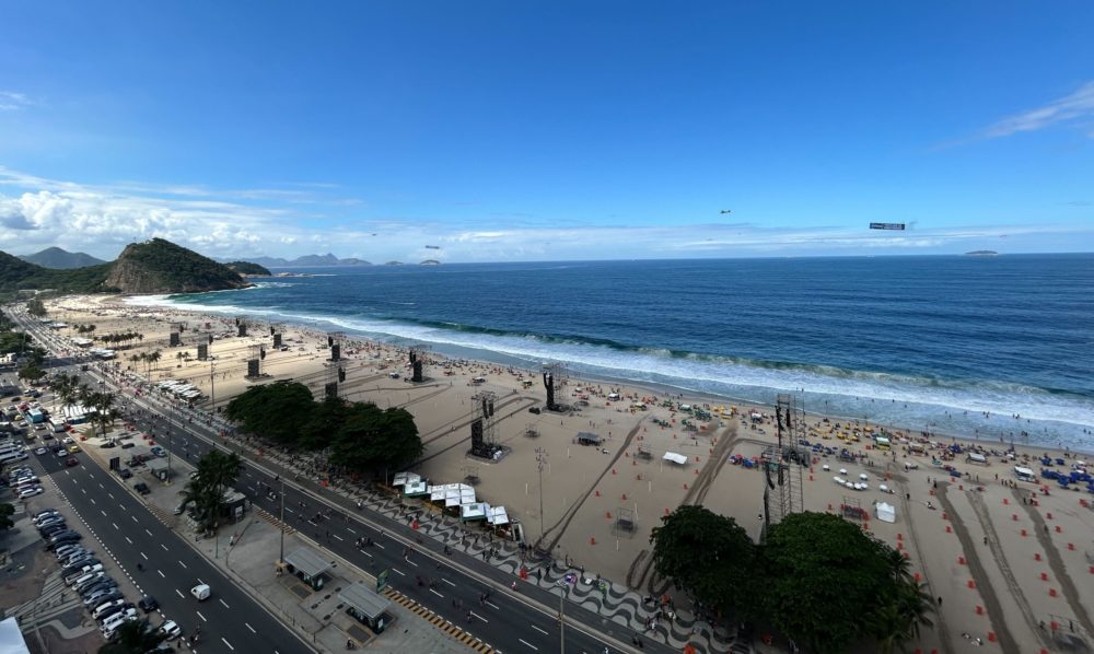 Lady Gaga atrae más de 500 mil visitantes a Río para multitudinario concierto en la playa de Copacabana
