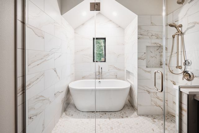 TAL-bathroom-treetop-villas-mirror-lake-TREETOPVILLA0525-d58e7761c33d4ebe8b015b1845ad5e4a - Dormir en la copa de los árboles (con jacuzzi y sauna)