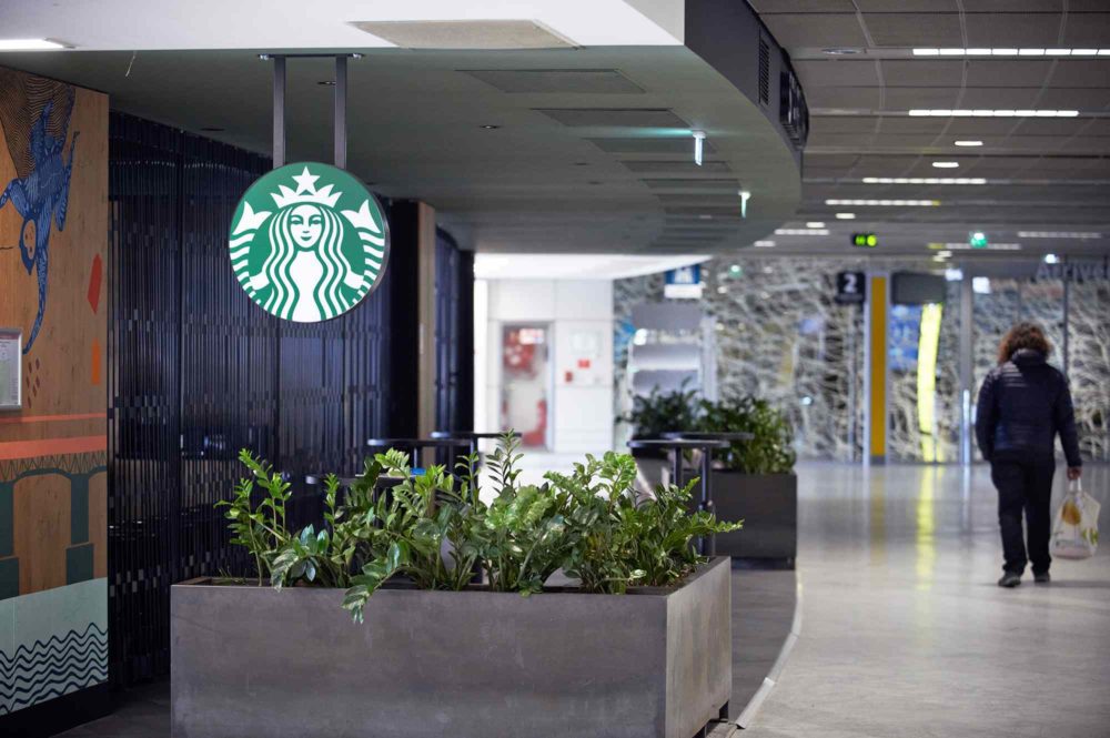 Hambre entre escalas: estos son los restaurantes de aeropuerto mejor calificados por los viajeros (y Yelp)