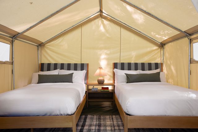 TAL-tents-interior-the-river-electric-RIVERELECTRIC0525-36a854adb4b64c78949cb20958d91900 - The River Electric: el nuevo refugio entre secuoyas que reinventa el verano californiano