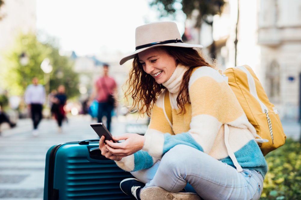 Por qué más mujeres están viajando solas, pero juntas