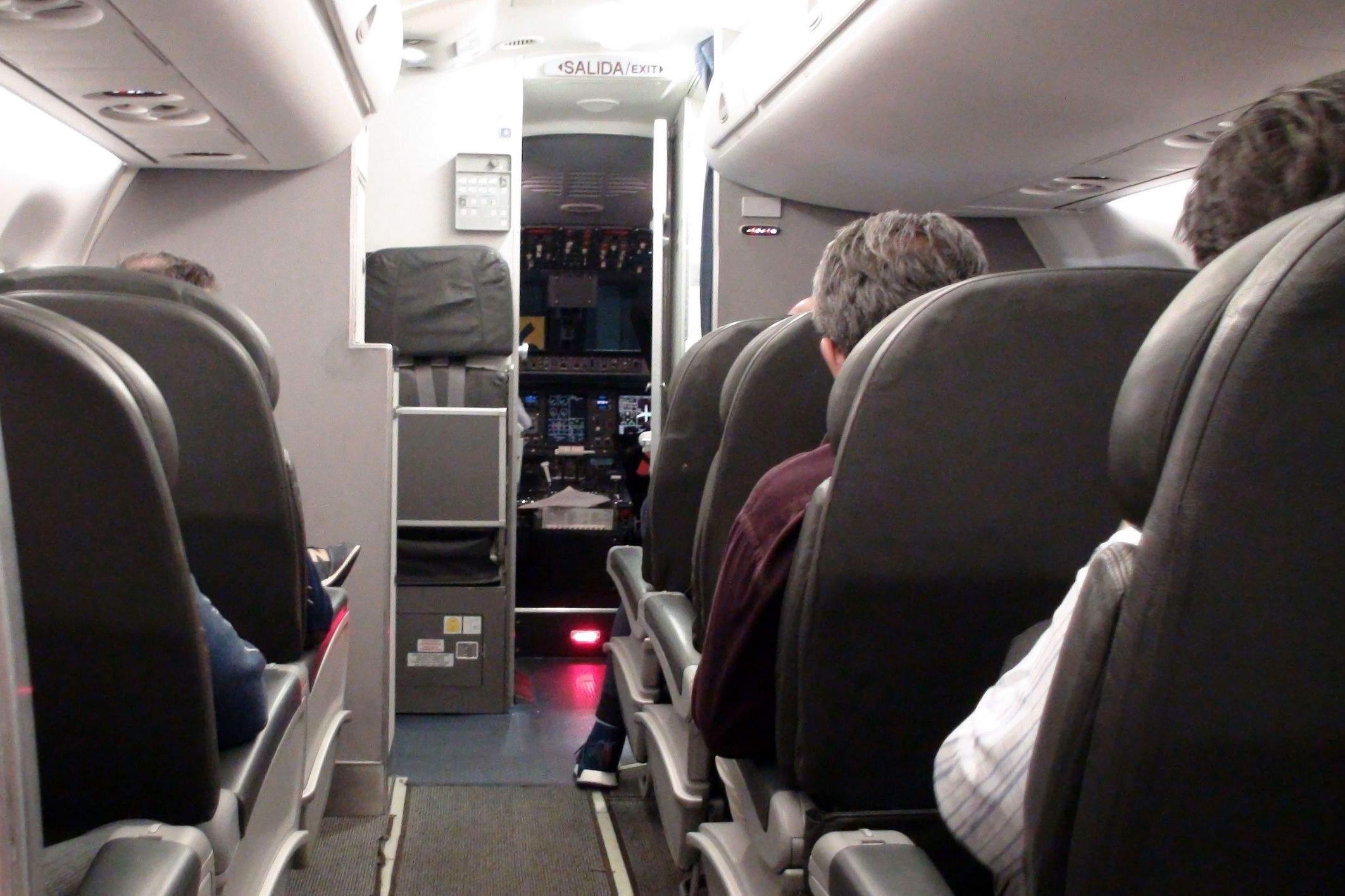 Un pasajero de avión fue reportado con un supervisor por hacer esta pregunta