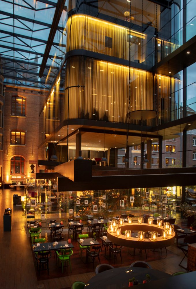 BARBOUNIA-Interior-679x1000 - Conservatorium Hotel: recinto sensorial