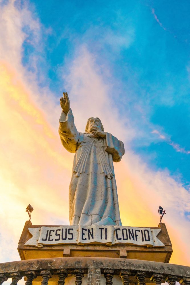 SAN-JUAN-Mirador-Cristo-de-la-Divina-Misericordia-2-1-667x1000 - Tu guía completa para descubrir Nicaragua