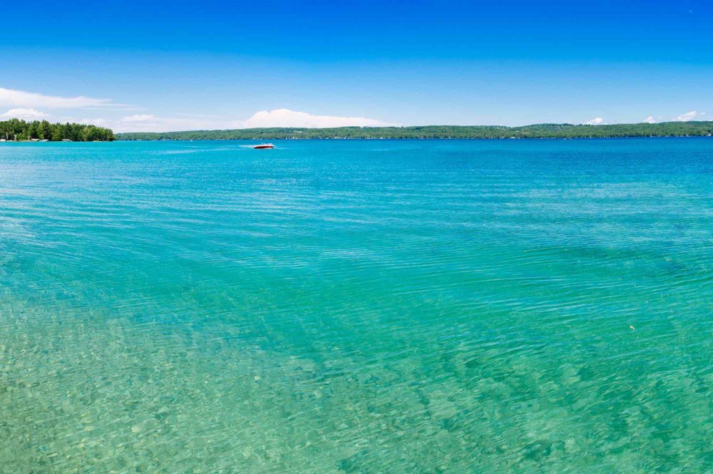 Lago Torch: aguas turquesa, arena blanca y el secreto mejor guardado del norte de EE.UU.