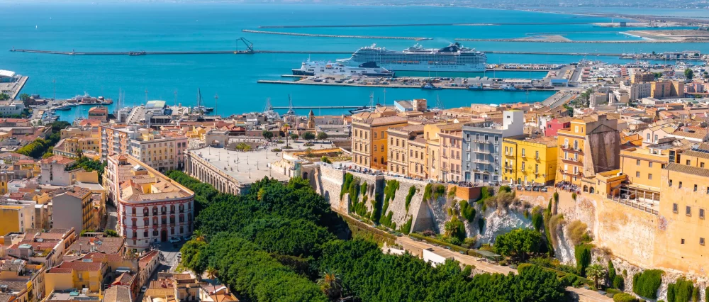 cagliari-1000x426 - Los siete planes imprescindibles para una escapada a Cerdeña
