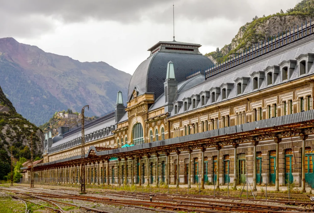 Canfranc, la estación histórica convertida en hotel de lujo
