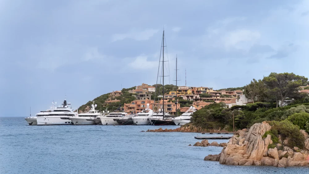 costa-esmeralda-cerdena-1000x563 - Los siete planes imprescindibles para una escapada a Cerdeña
