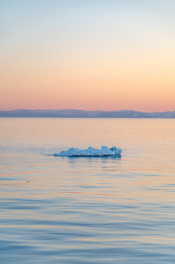 crucero-en-el-Artico-Adventure-Canada-Northwest-Passage-665x1000 - Crucero en el Ártico: encuentros inesperados en Groenlandia y Nunavut