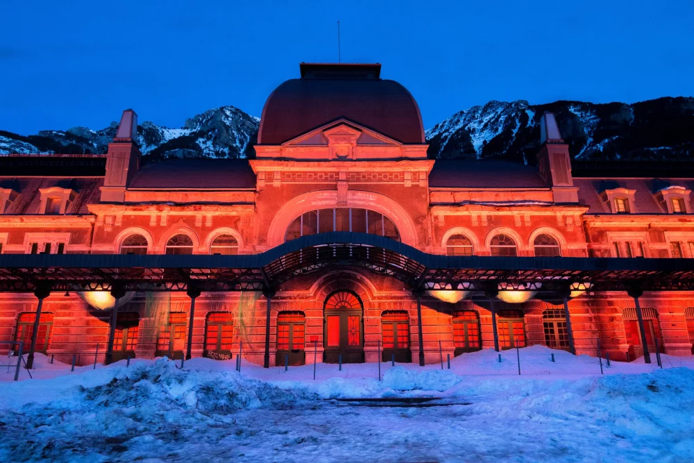 estacion-canfranc-nieve-1000x667 - Canfranc, la estación histórica convertida en hotel de lujo
