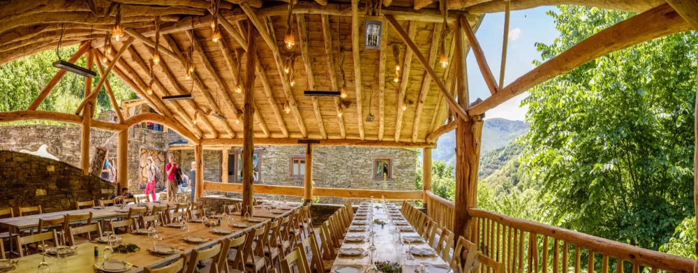restaurante-aldea-do-mazo-1000x391 - Aldea Do Mazo: un refugio sostenible y con historia escondido en Galicia