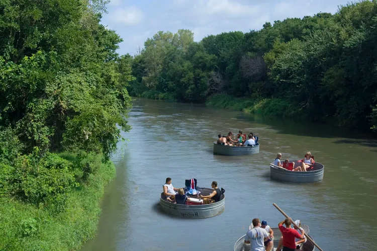 verano-en-nebraska- - Tanking: la tradición veraniega para refrescarse en Nebraska