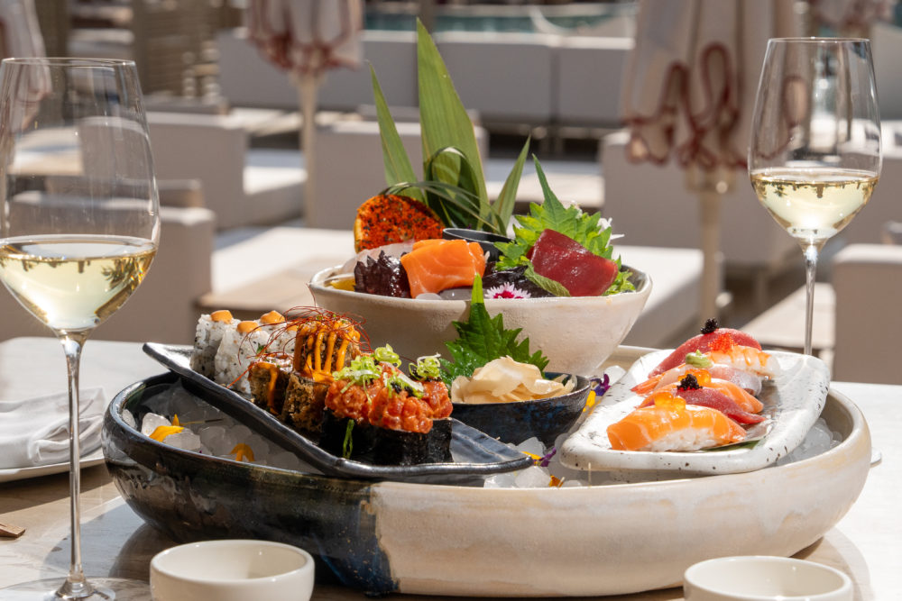 Destino-Five-Ibiza_Cielo_Sushi-Sashini-Platter-1000x667 - Destino Five Ibiza: El renacer de un ícono de lujo en la Isla Blanca