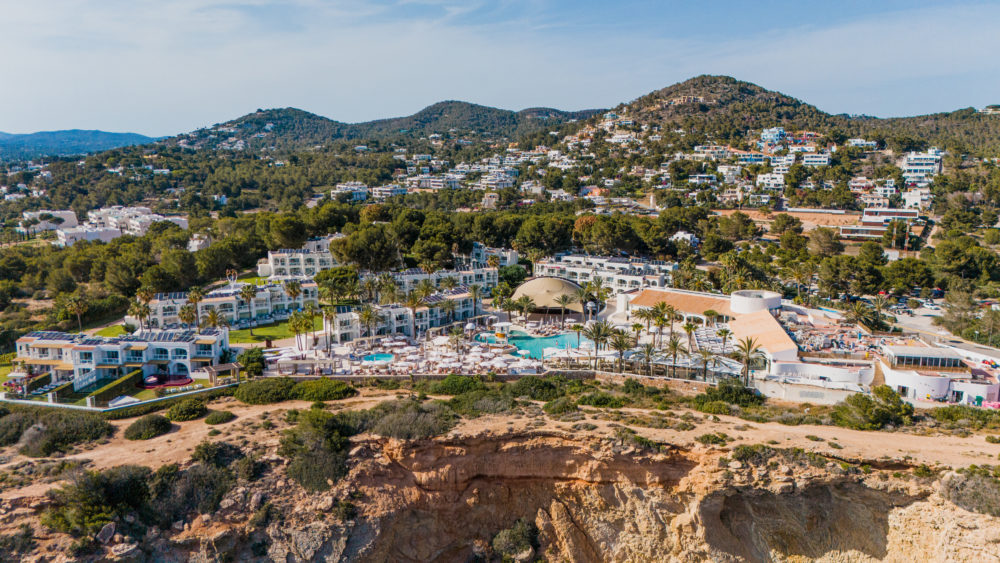 Destino-Five-Ibiza_Resort-Overview-3-1000x563 - Destino Five Ibiza: El renacer de un ícono de lujo en la Isla Blanca