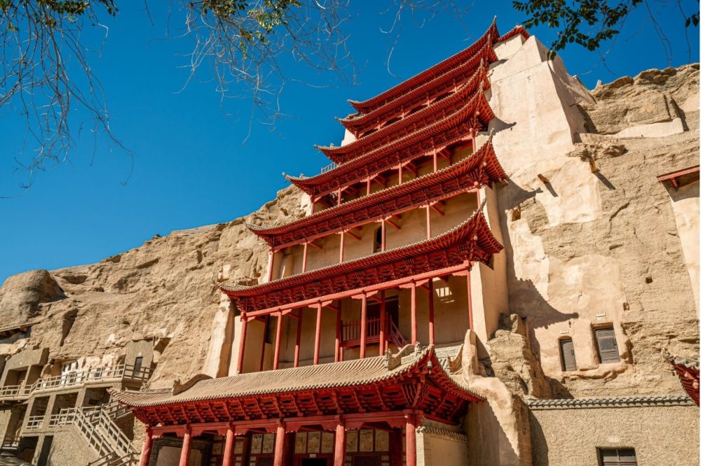 Las-Cuevas-de-Mogao-en-Dunhuang-1000x666 - Vino en China: regiones vinícolas emergentes y diversas