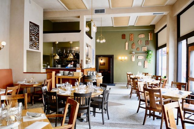 TAL-2nd-street-bistro-CRAZIESMT0825-a2b5b26047f34925b3fa63d14468b1fe - Explora las impresionantes Crazy Mountains de Montana: naturaleza, historia y aventura en un paraíso agreste
