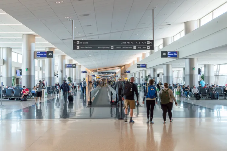 Este aeropuerto escénico fue nombrado el No. 1 en EE. UU. por sus vuelos puntuales, experiencia del viajero y diseño