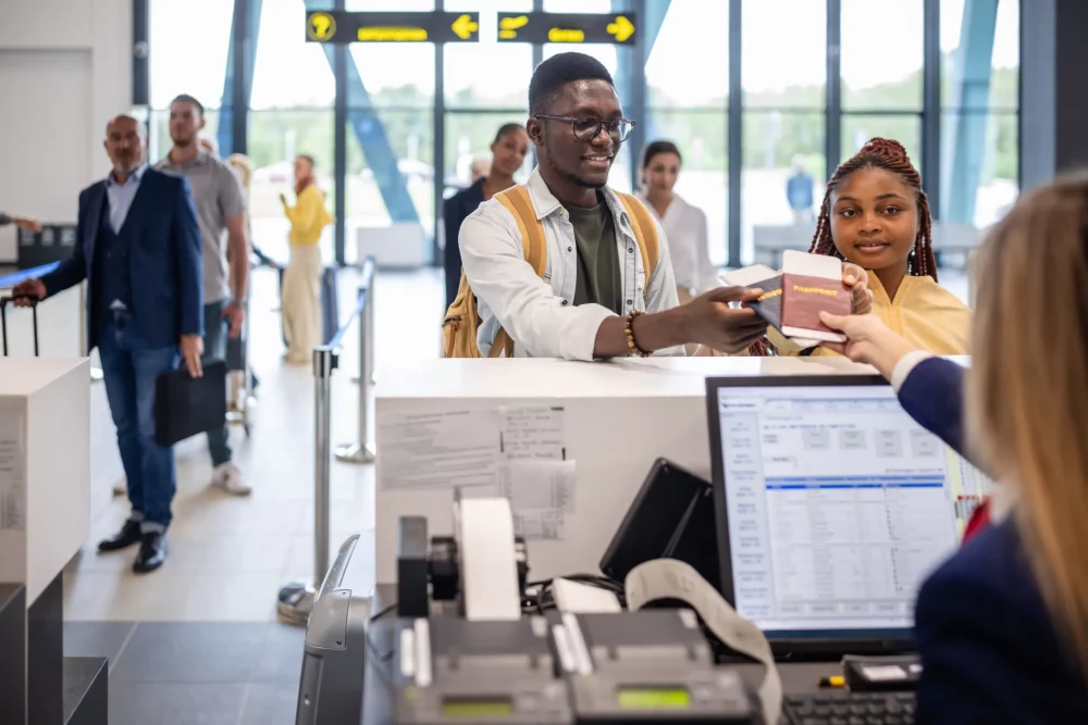 aduana-aeropuerto-1000x667 - ¿Cuándo un avión hace escala se puede salir del aeropuerto?