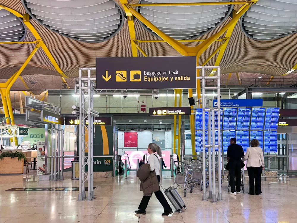 ¿Cuándo un avión hace escala se puede salir del aeropuerto?