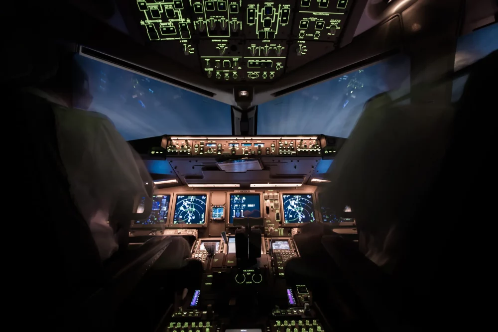 cabina-avion-1000x667 - Qué significa 7.500, el código que jamás querrías escuchar subido a un avión
