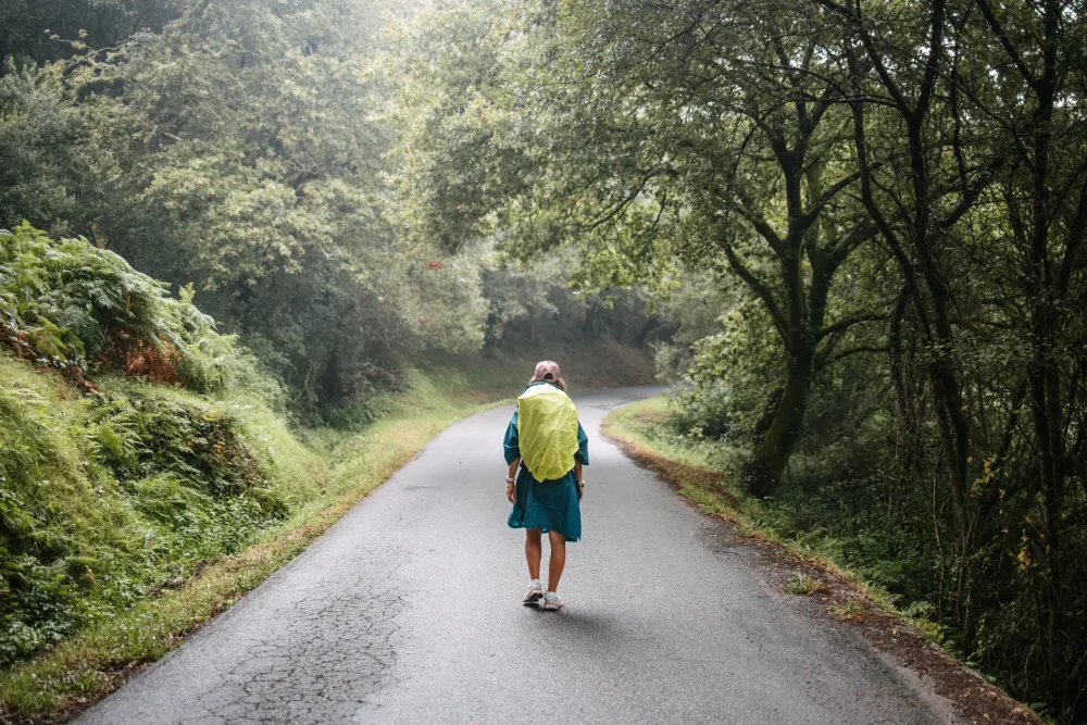 Los viajes a pie son tendencia: caminar para descubrir el mundo (y a uno mismo)