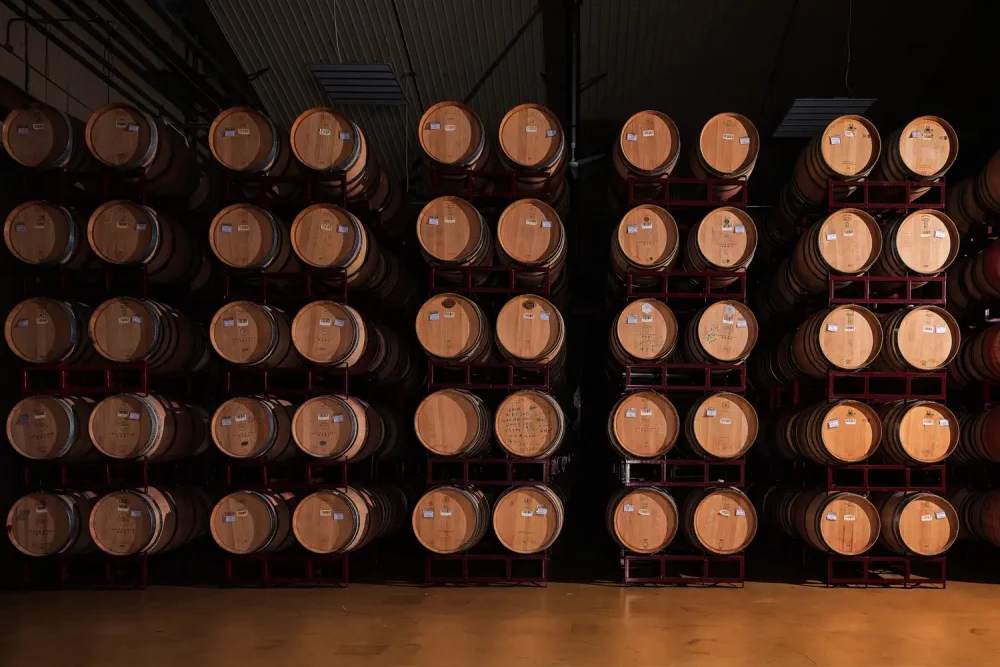 canaan-winery-barrels--1000x667 - Vino en China: regiones vinícolas emergentes y diversas