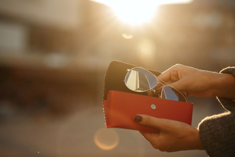 Selección editorial: descubrimientos y ofertas en estuches para gafas de sol, ideales para viajeros exigentes